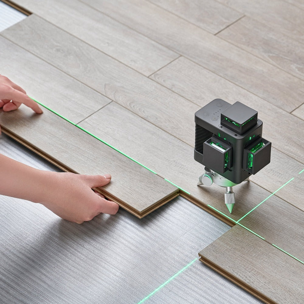 HOTO 3×360 laser level used on construction site