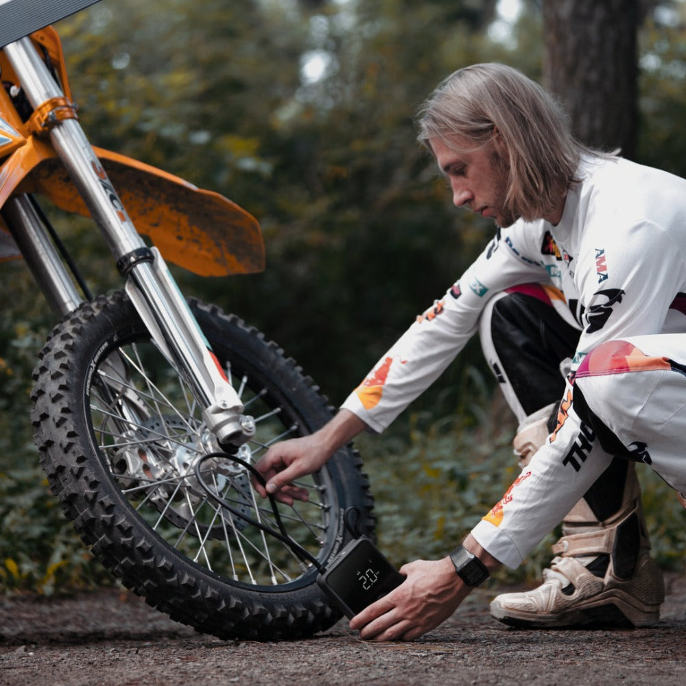 HOTO Air Pump Pro 空気入れ HOTO Air Pump Pro | Fast & Portable Electric Tire Inflator