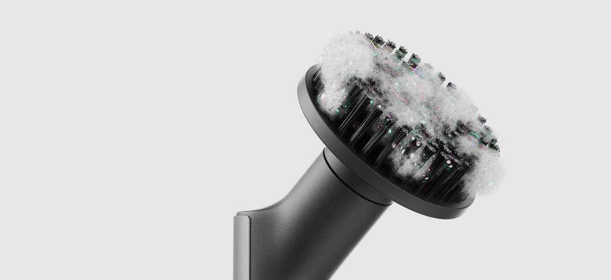 SOLID BRISTLESBUILT TO LAST Dense, resilient PA bristles that staymore stable during cleaning.